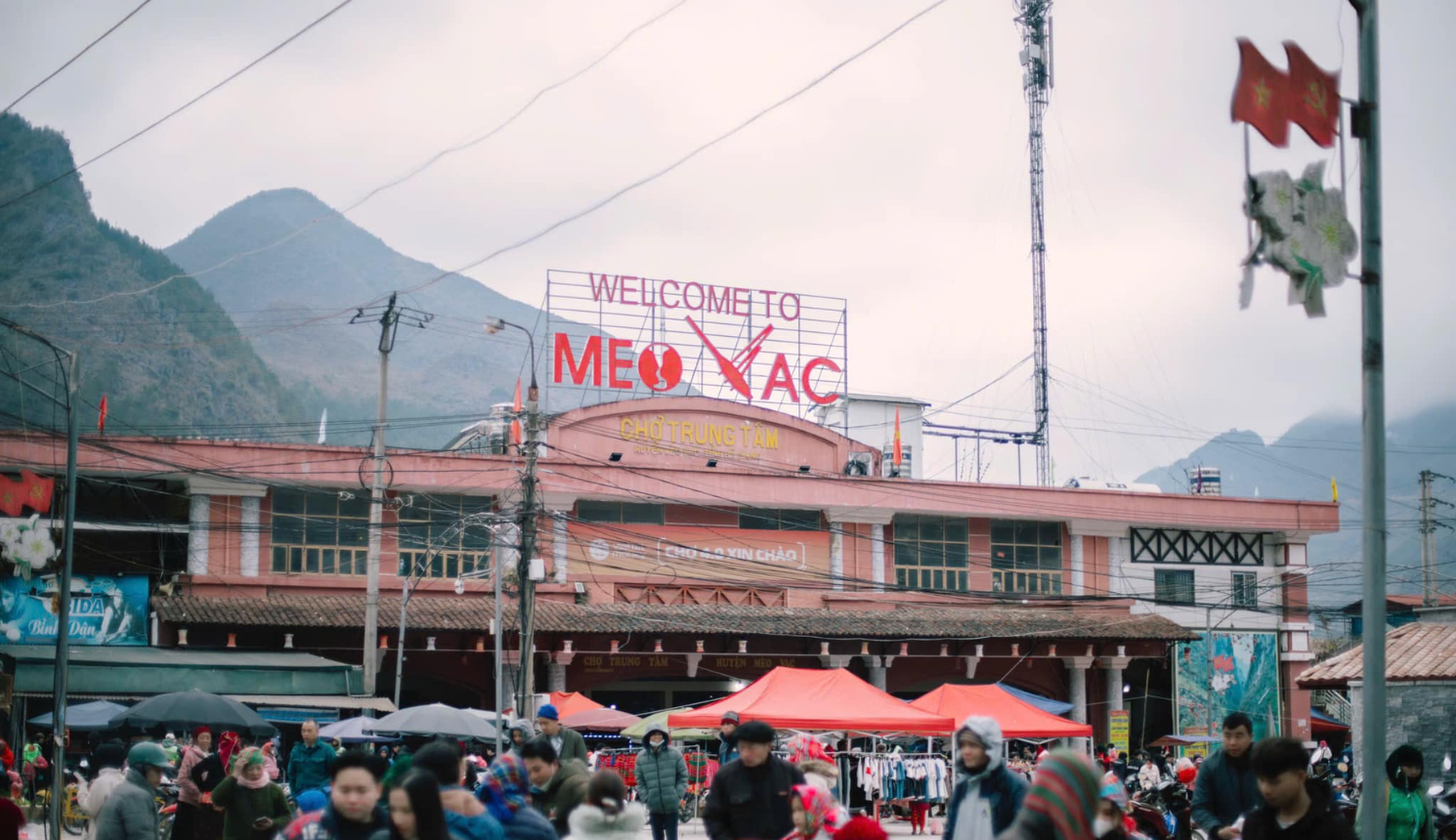 Meo Vac Sunday market experience the heart of local life and traditions