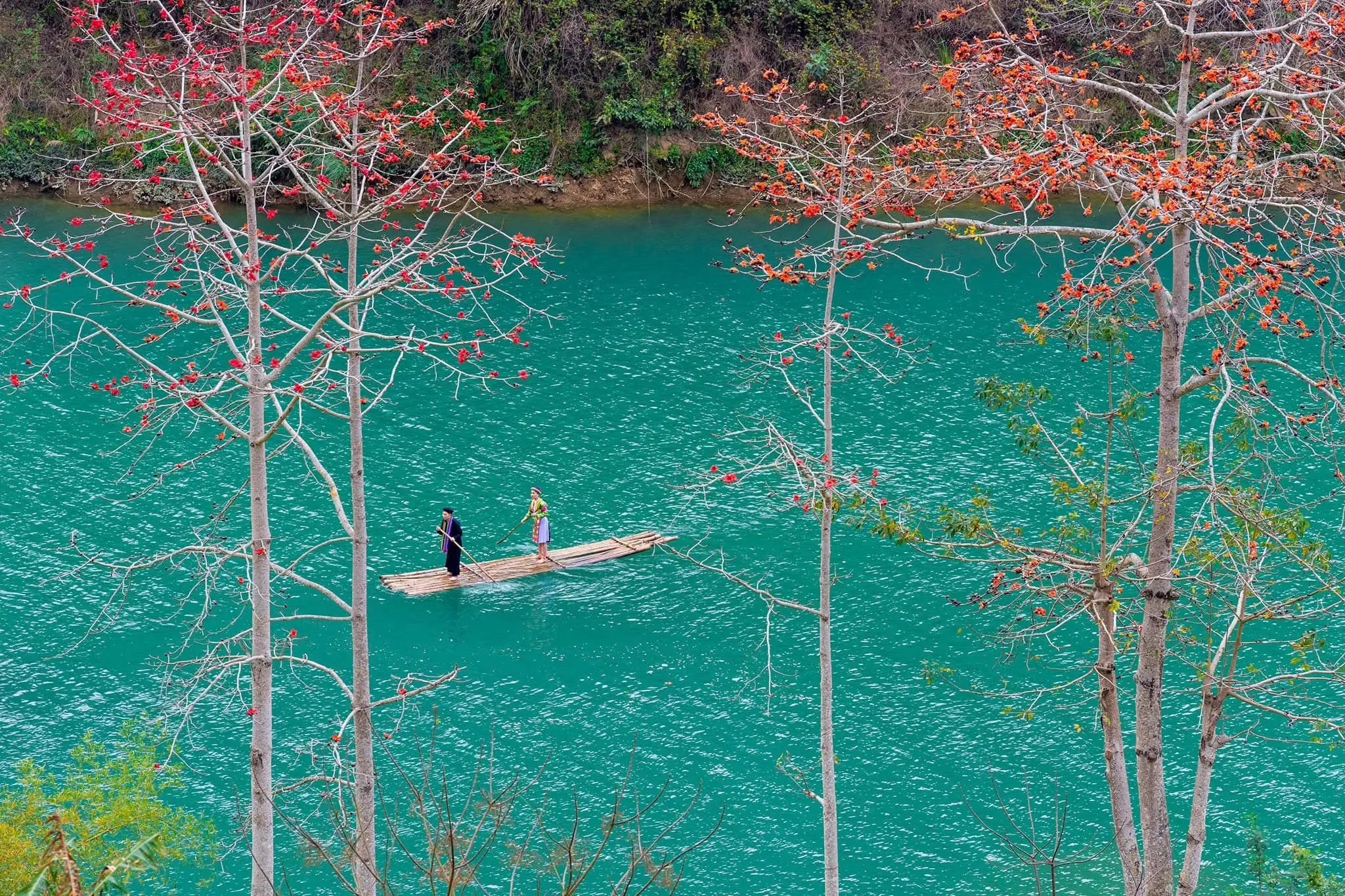 Nho Que River that winds gracefully through the Tu San Canyon