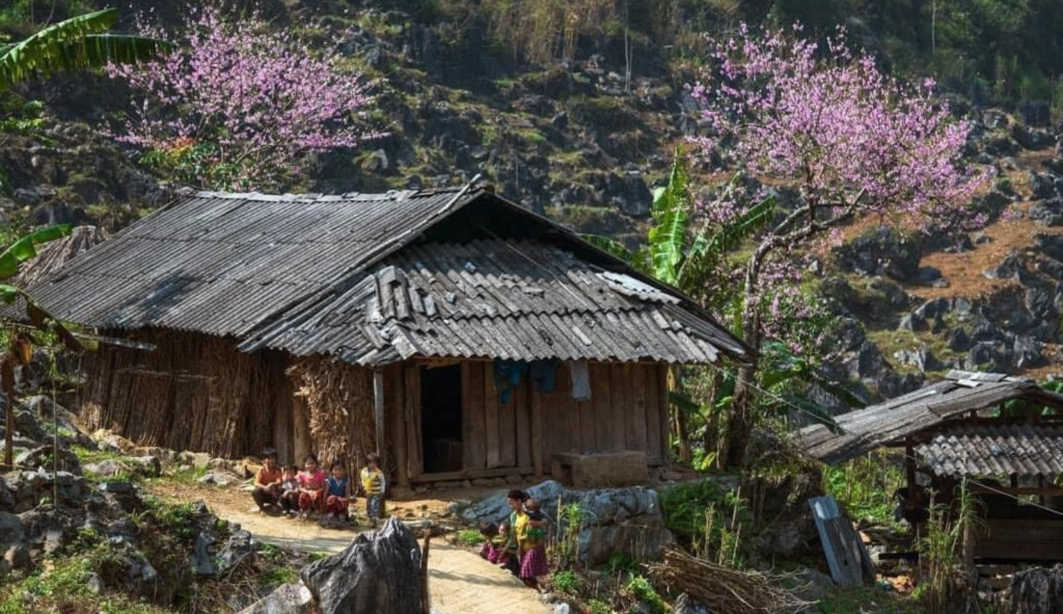 Peaceful life in an ethnic village in Meo Vac